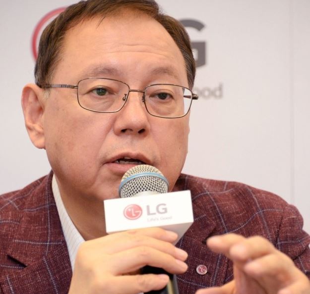 LG Electronics Jo Seong-jin speaks during a press conference at IFA 2018 in Berlin on Friday. (LG Electronics)