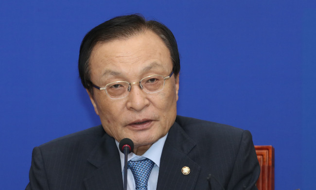 더불어민주당 이해찬 대표가 5일 오전 국회에서 열린 최고위원회의에서 발언하고 있다. (사진=연합뉴스)