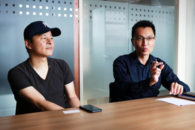 Delusion Studio CEO Kang Moon-chul (left) and Bluehole PNIX Development Manager Yoon Joo-hong (Bluehole)