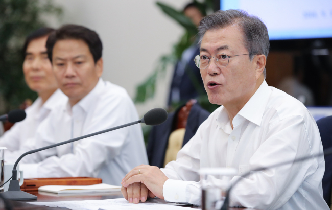 President Moon Jae-in speaks at the meeting with senior aides in Seoul on Monday. Yonhap