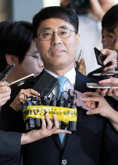 검찰이 대법원 수석재판연구관을 지낸 유해용 변호사에 대해 18일 구속영장을 청구했다. 사진은 지난 9일 오전 유 변호사가 서울중앙지검에 출석하는 모습. [사진=연합뉴스]