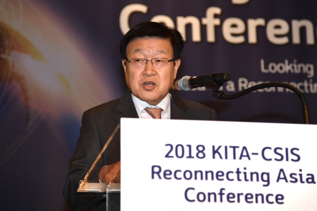 Kim Young-joo, chairman of Korea International Trade Association, speaks at the 2018 KITA-CSIS conference in Seoul on Tuesday. (KITA)