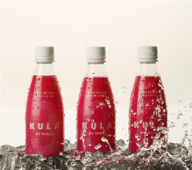 올가니카가 합성 원료를 단 한 가지도 사용하지 않은 신개념 탄산 음료 ‘쿨라(KULA)’를 론칭했다.