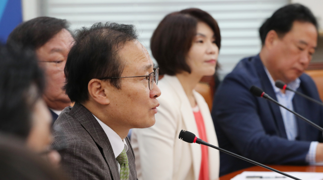 더불어민주당 홍영표 원내대표가 27일 오전 국회에서 열린 정책조정회의에서 발언하고 있다. (사진=연합뉴스)