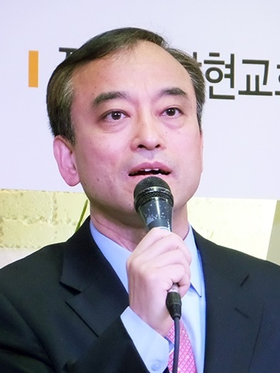 극우 기독교단체인 에스더의 이용희 대표가 2012년 대선을 앞두고 인터넷 전문 요원을 양성, 가짜 뉴스를 생산·유통했다는 의혹이 제기돼 파장이 예상된다. [사진=연합뉴스]