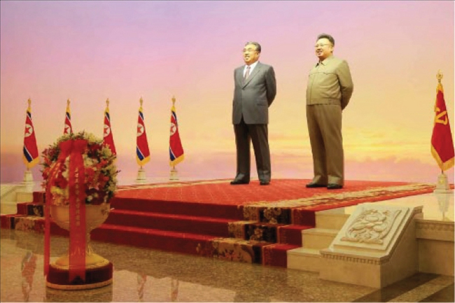 North Korean leader Kim Jong-un and ranking officials visit the Kumsusan Palace of the Sun on the occasion of the 73rd anniversary of the country’s ruling party founding on Thursday. (Yonhap)