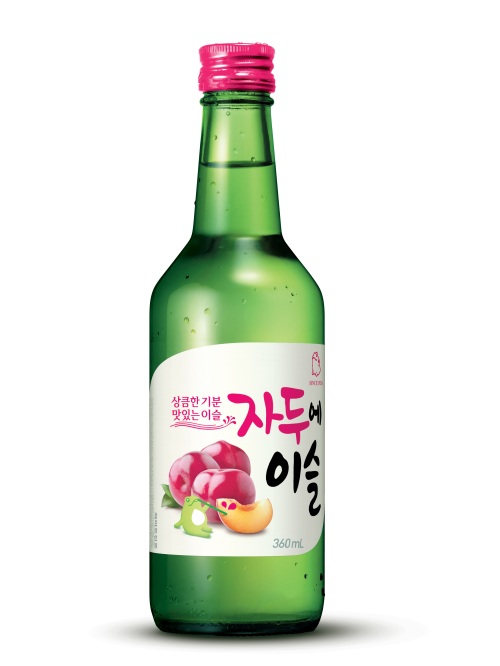 하이트진로의 ‘자두에이슬’ 제품 이미지 [제공=하이트진로]