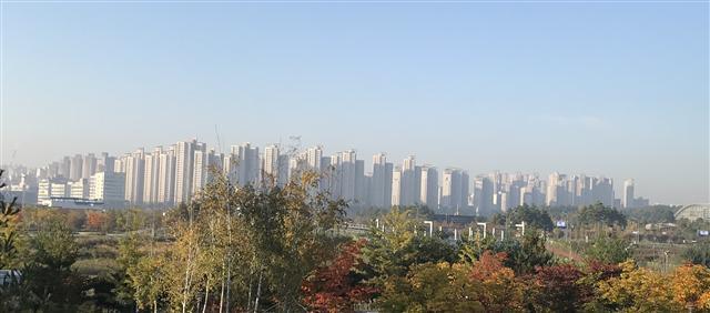 하루빨리 GTX를 착공하고 광역버스 노선을 추가하는 등 교통망 확충이 이뤄지길 바라고 있는 운정신도시.