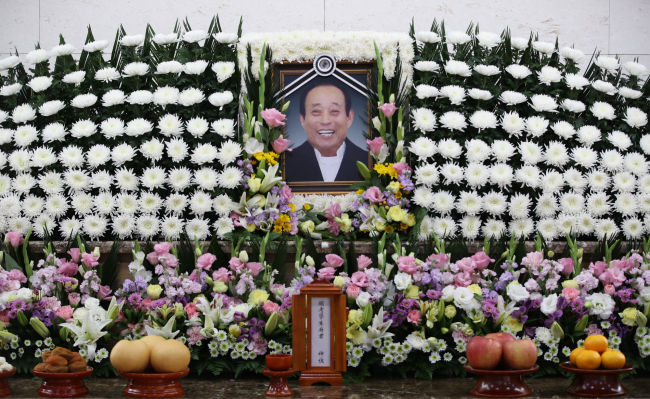 This photo shows a memorial to Kim Sung-do, the only remaining South Korean resident on Dokdo, the country's easternmost islets, who died on Oct. 21, 2018. (Yonhap)