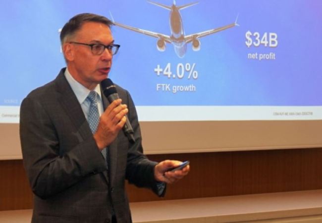 Randy Tinseth, vice president of marketing for Boeing commercial airplanes, speaks during a press conference held in Seoul, Monday. (Boeing)