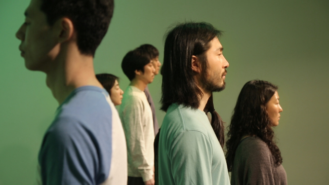 Mioon 뮌 (최문선, 김민선), 바리케이드 모뉴멘트, 6채널 영상, 11분, 2017 [사진제공=우란문화재단]
