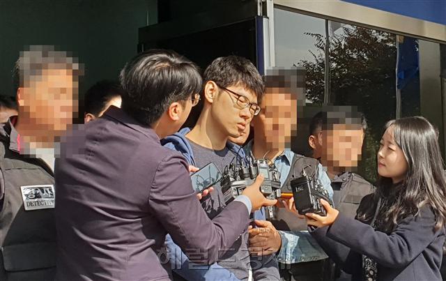 이름과 나이 등 신상과 얼굴이 전격 공개된 서울 강서구 PC방 아르바이트생 피살사건 피의자 김성수(29). 김유진 기자/kacew@heraldcorp.com