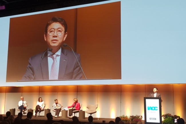 Kim Tae-eung, the standing commissioner of Korea’s ACRC, gives a speech during the closing ceremony of the 18th IACC in Copenhagen, Denmark, Thursday. (Anti-Corruption and Civil Rights Commission)