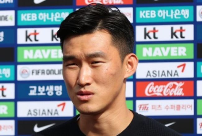 This file photo taken Oct. 8, 2018, shows South Korea national football team defender Jang Hyun-soo speaking to reporters at the National Football Center in Paju, north of Seoul. (Yonhap)
