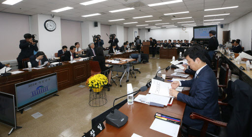 25일 오후 광주지방경찰청에서 열린 국회 행정안전위원회의 광주지방경찰청에 대한 국정감사가 열리고 있다. (출처=연합뉴스)