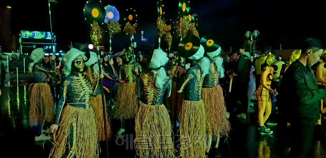 [27일 서울 이태원 해밀턴호텔에서 열린 옐로윈 EDM 페스티벌 현장. 김유진 기자/kacew@heraldcorp.com]