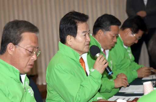 민주평화당 정동영 대표가 30일 오전 전북 군산시 군산새만금컨벤션에서 열린 제9차 현장최고위원회의에서 발언하고 있다. (사진=연합뉴스)