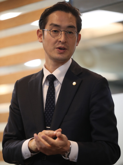 현재웅 한라산 소주 대표가 30일 서울 중구 무교동 산채향에서 열린 기자간담회에서 인사말을 하고 있다.[제공=연합뉴스]
