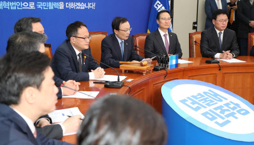 더불어민주당 이해찬 대표가 5일 오전 국회에서 열린 최고위원회의에서 발언하고 있다. (사진=연합뉴스)