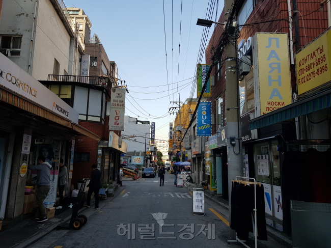 서울 중구 ‘중앙아시아 거리’ 모습. [사진=이원율 기자/yul@heraldcorp.com]