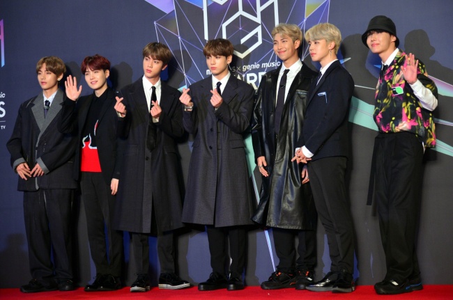 Video] BTS on red carpet at 2018 MGA - The Korea Herald