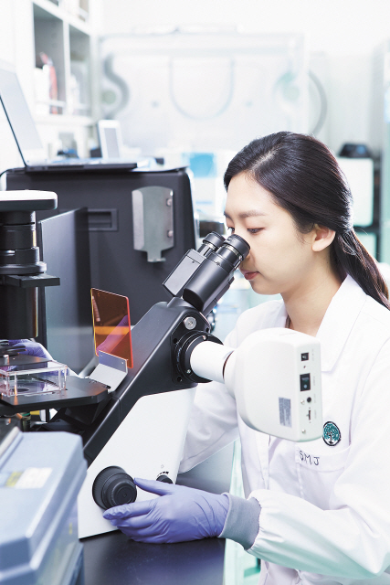 국내 제약사들의 연구개발 능력이 높아지면서 글로벌 제약사로 기술수출하는 건수가 늘고 있다. 유한양행의이번 잭팟은 역대 두번째 규모의 기술수출로, 업계나 시장의 시선을 사로잡고 있다.