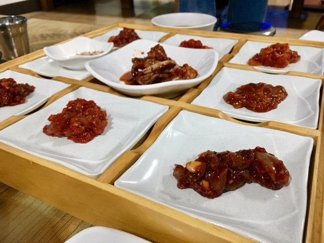 Assorted jeotgal (Im Eun-byel / The Korea Herald)