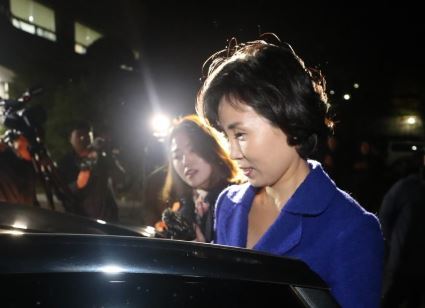 경찰 조사 마친 김혜경씨, 취재진 질문엔 묵묵부답 (연합뉴스)