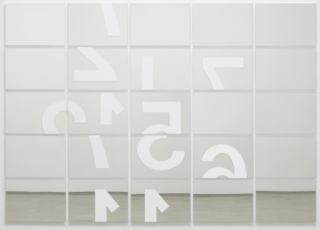 Darren Almond, Reflect Within III, 2018, 183 x 258 x 3 cm (panels 5 x 5) [사진제공=PKM갤러리]