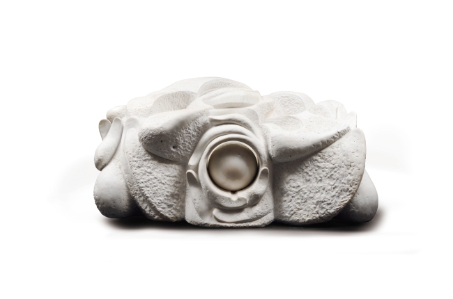 Louise Bourgeois 路易絲·布爾喬亞, <Cleavage>, marble, 76.2×196.9×114.3(h)cm, 1991, signed and dated on the back side, Estimate: HKD 15,000,000 ? 25,000,000 / KRW 22억-36억원 [사진제공=서울옥션]