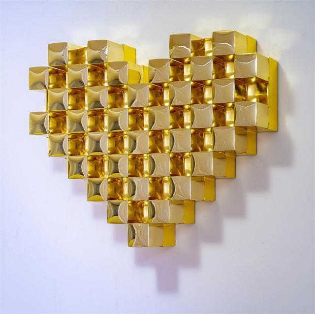 채은미, Eternal heart - Wood panel, aluminum panel on injection model, farbfilm, gold leaf, 38×31cm, 2018.
[제공=선화랑]