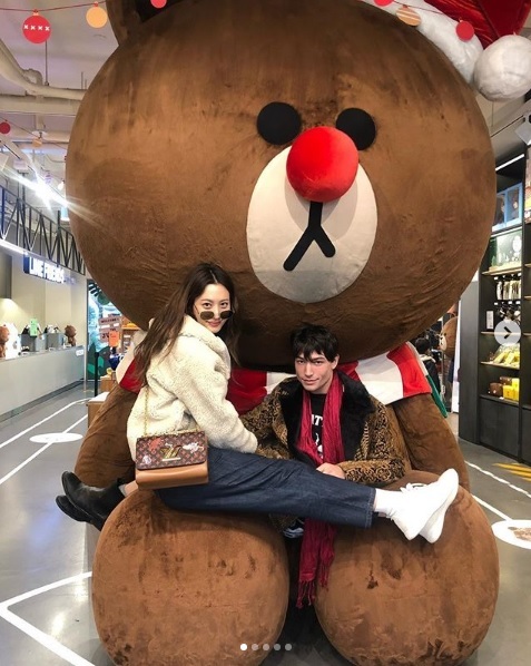 (Instagram)