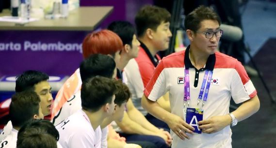 The South's head coach Cho Young-shin. (Yonhap)