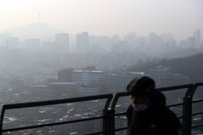 (전일마감)[데이터랩] 과거보다 훨씬 옅어졌다?…미세먼지의 진실은