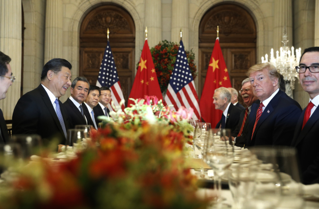 <YONHAP PHOTO-3373> President Donald Trump with China's President Xi Jinping during their bilateral meeting at the G20 Summit, Saturday, Dec. 1, 2018 in Buenos Aires, Argentina. (AP Photo/Pablo Martinez Monsivais)/2018-12-02 06:32:04/ <저작권자 ⓒ 1980-2018 ㈜연합뉴스. 무단 전재 재배포 금지.>
<YONHAP PHOTO-3373> President Donald Trump with China's President Xi Jinping during their bilateral meeting at the G20 Summit, Saturday, Dec. 1, 2018 in Buenos Aires, Argentina. (AP Photo/Pablo Martinez Monsivais)/2018-12-02 06:32:04/ <저작권자 ⓒ 1980-2018 ㈜연합뉴스. 무단 전재 재배포 금지.>