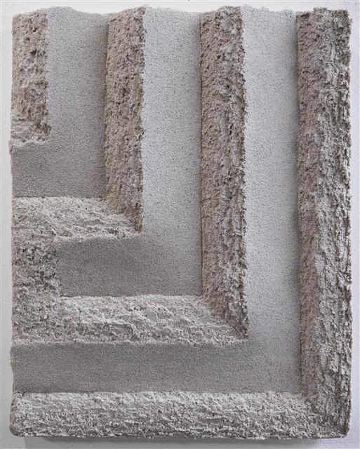 수잔 송, Plateaus, acrylic and pumice on canvas, 51×41×5(d)cm, 2018.  [제공=갤러리바톤]