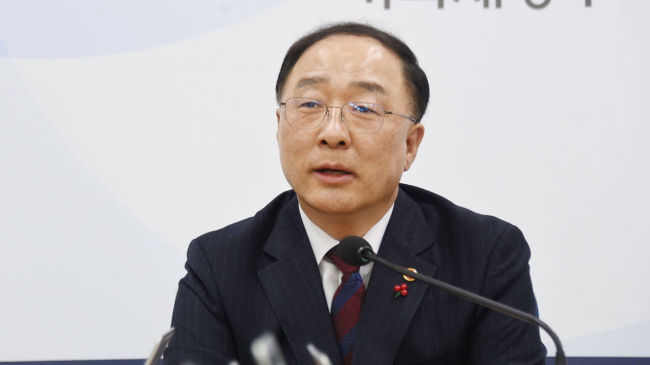 Finance Minister Hong Nam-ki (Yonhap)