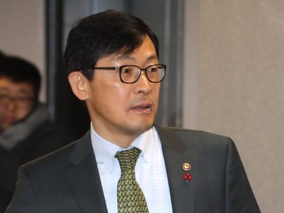 First vice minister of economy and finance Lee Ho-seung (Yonhap)