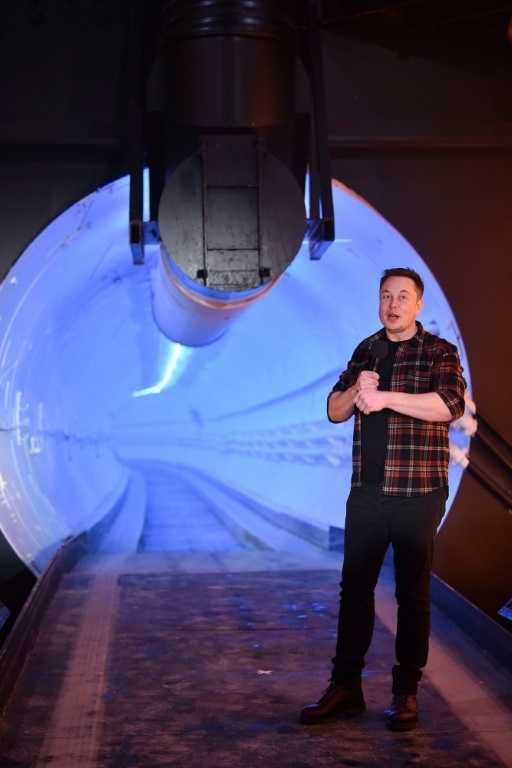 Elon Musk said the only way to solve traffic problems was "to go 3D, for the transport system to match the living quarters" (Yonhap)