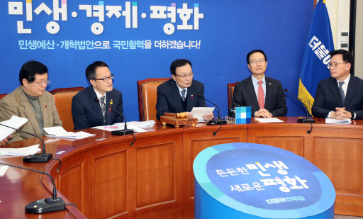 더불어민주당 이해찬 대표가 28일 국회에서 열린 최고위원회의에서 발언하고 있다. (사진=연합뉴스)