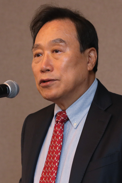 지난달 13일 오전 서울 서초구 메리어트호텔에서 열린 ‘한국 경제의 지속가능한 성장과 발전’세미나에서 김광두 국민경제자문회의 부의장이 개회사를 하고 있다. [사진=연합뉴스]