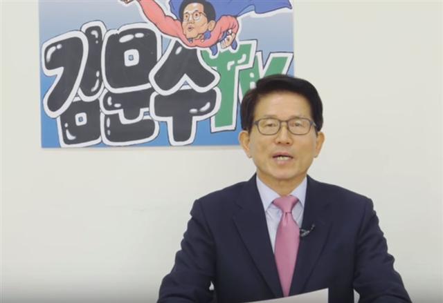 ‘TV 홍카콜라’의 홍준표 전 자유한국당 대표. (왼쪽사진), ‘펜앤드마이크 정규재TV’의 정규재 전 한국경제신문 논설위원실장.(가운데), ‘김문수TV’의 김문수 전 경기지사.  [사진출처=유튜브]