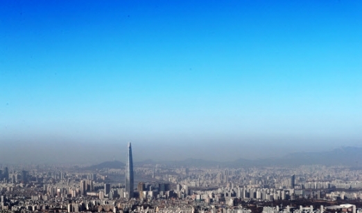 청명한 파란하늘 아래 회색고리…겨울철 ‘미세먼지’는 왜