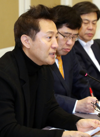 11일 열린 자유한국당 국가미래비전특별위원회 토론회 ‘30ㆍ40대 왜 위기인가?’에서 오세훈 위원장이 발언하고 있다. [사진=연합뉴스]