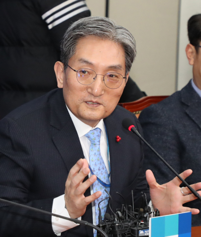 노영민 신임 대통령비서실장이 11일 국회를 방문해 발언하고 있다. [사진=연합뉴스]