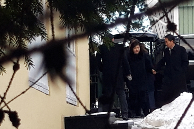 North Korean Vice Foreign Minister Choe Son-hui leaves the conference venue in Stockholm on Monday. Yonhap