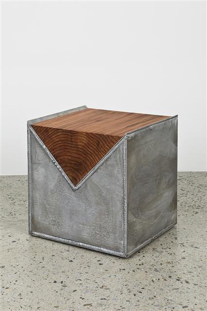 서정화, Stool, 2019, Cast aluminum, Sequoia tree, 45x40x45cm  [가나아트]