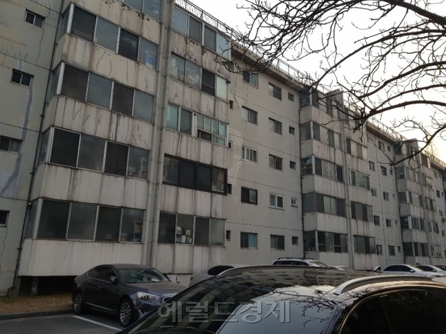 시공사 선정과 취소를 둘러싸고 법적 분쟁이 본격화 한 반포주공 1단지 3주구의 모습. [사진=헤럴드경제DB]