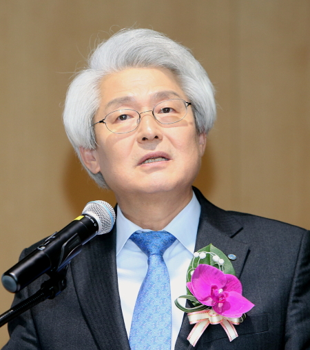 김태오 대구은행장 겸 DGB금융그룹 회장이 지난 29일 대구은행 본사에서 제 12대 은행장으로 정식 취임하는 모습 [사진제공=대구은행]