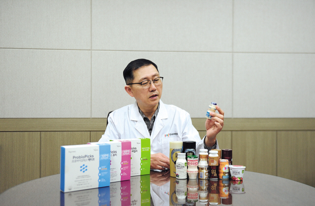 경기도 기흥 소재의 한국야쿠르트 중앙연구소에서 지난 15일 만난 심재헌 소장은 유산균이 인체 각 기능에 미치는 영향과 그 상관관계를 과학적으로 입증함으로써 보다 정확한 정보를 가진 기능성 제품을 선보이고자 한다고 했다.
[한국야쿠르트 제공]